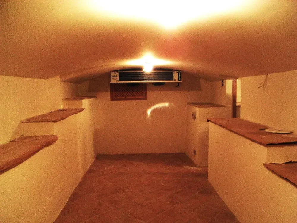 servicios-bodegas-103 Detall de l'evaporador a una bodega refrigerada a una llar