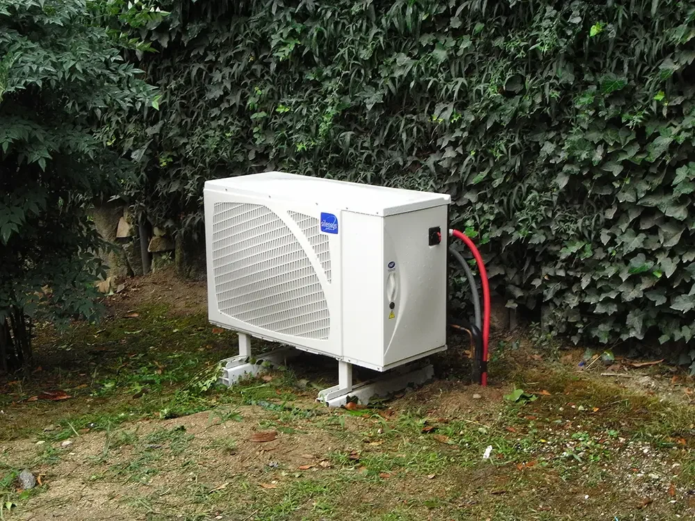 servicios-insonorizaciones-103 Unitat condensadora silenciosa per l arefrigeració positiva instal·lada a l'exterior