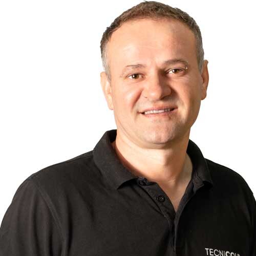 tecnicold-equipo-13 Unitat centralizada d'aire condicionat a una paret